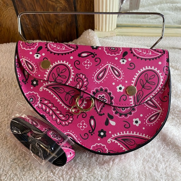 𝐔𝐍𝐍𝐈 Handbags - Pink Paisley Women's Bag